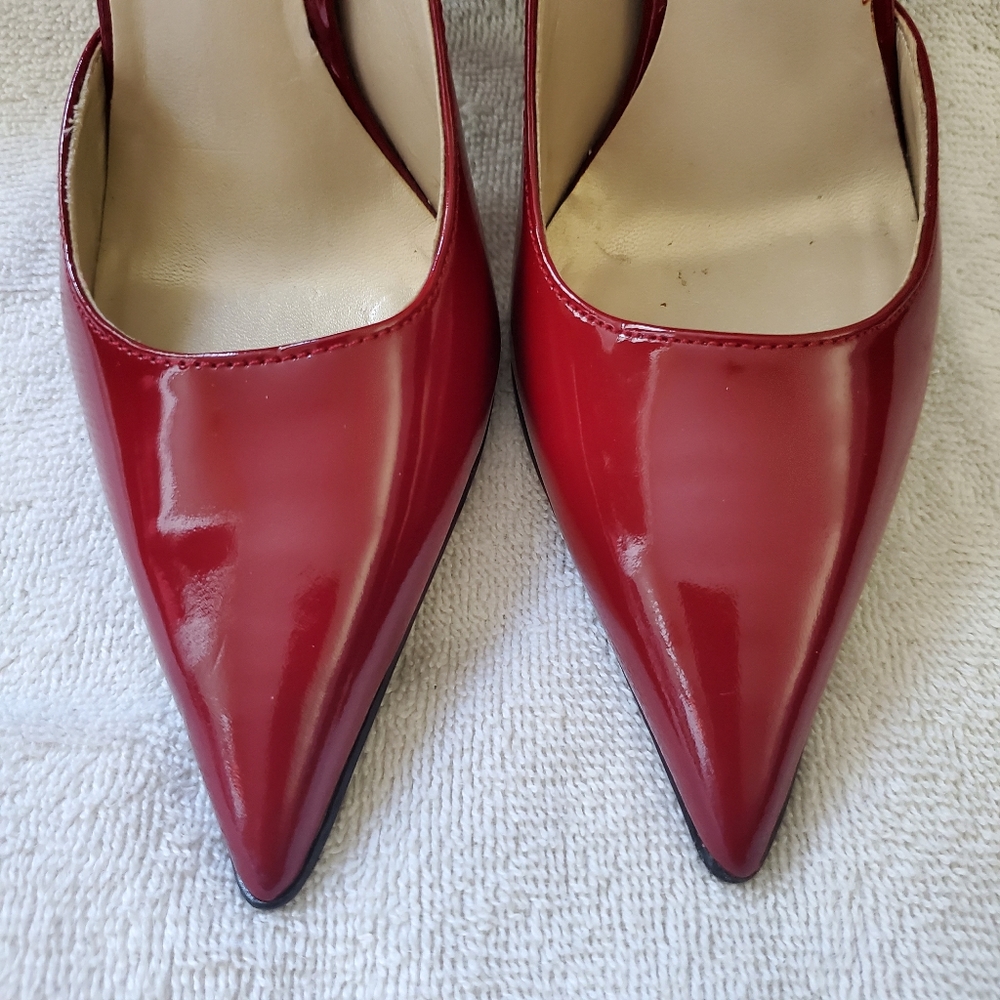 Red Pump - image 2